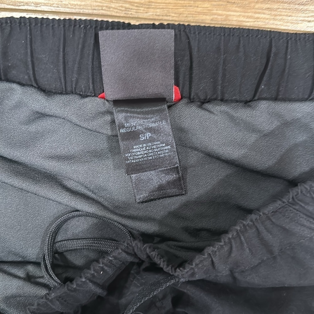 THE NORTH FACE Men’s Shorts Size Small in Excellent Condition - Picture 4 of 7